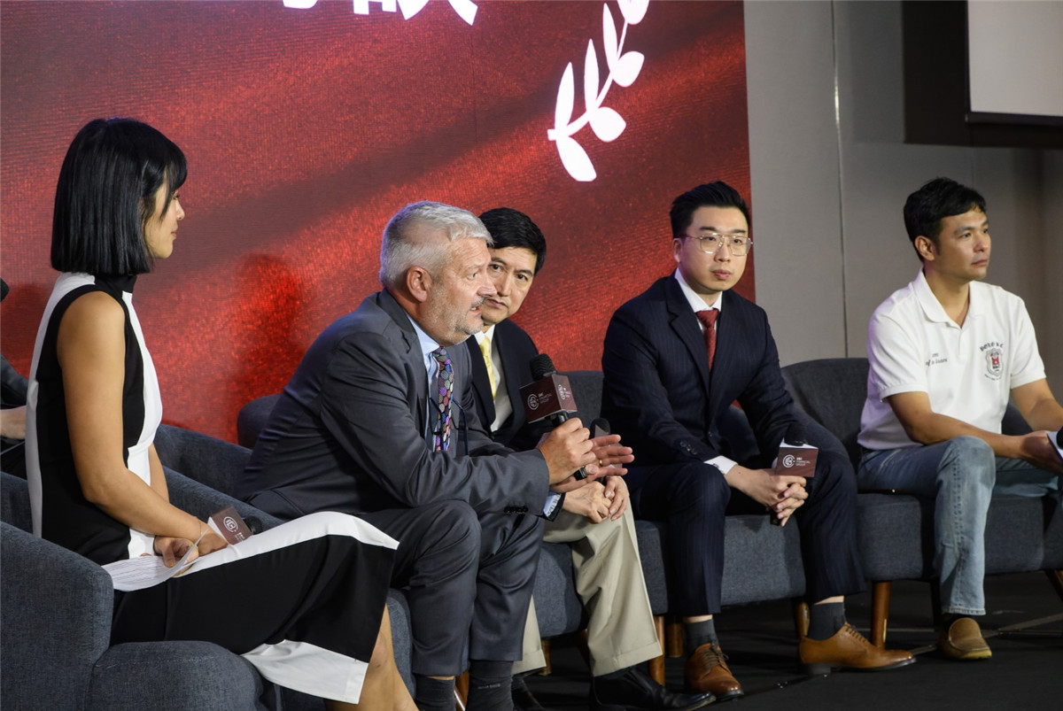 David Barrett lidera painel em evento em Taipei sobre volatilidade do mercado