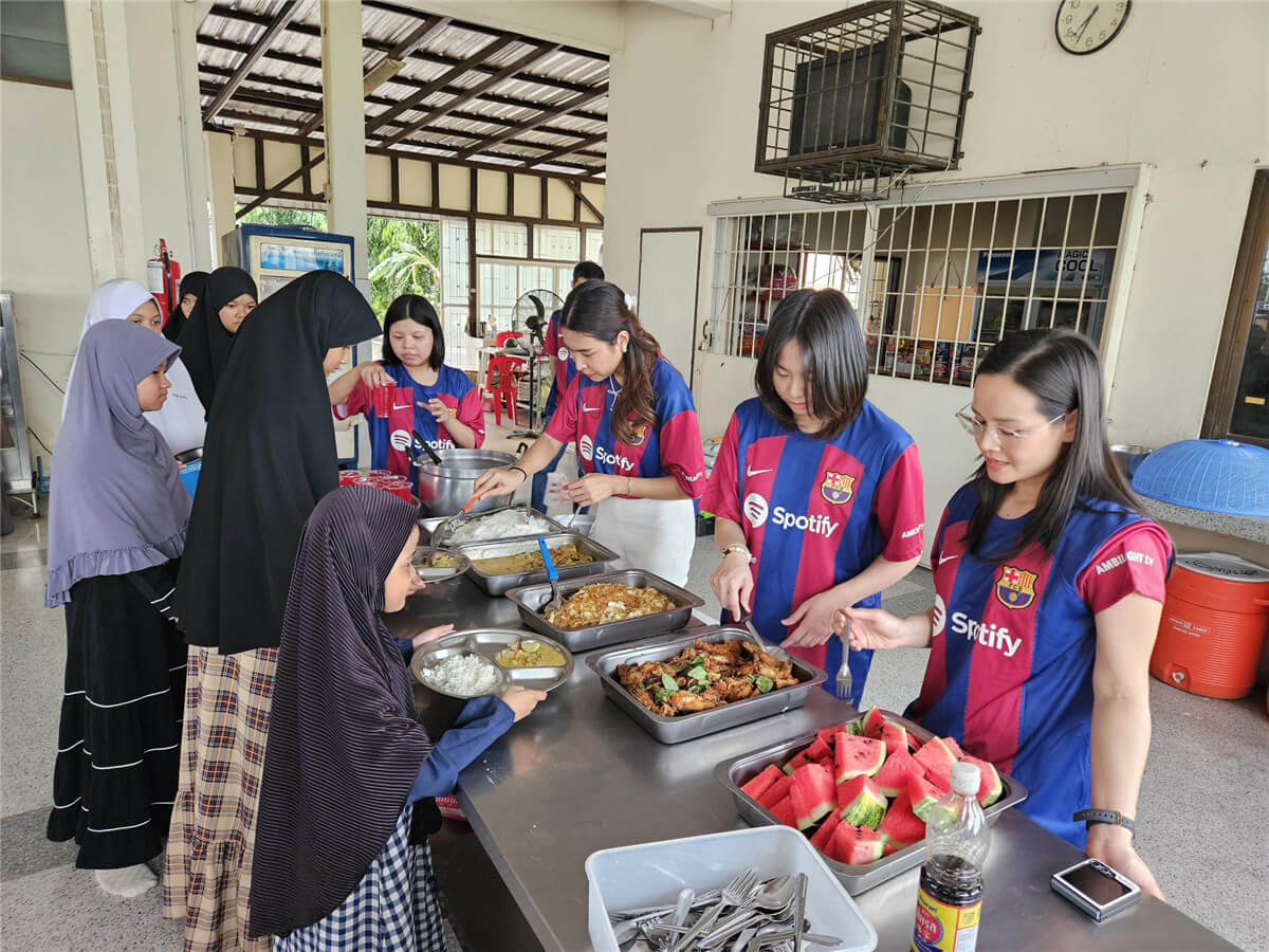 EBC Financial Group Volunteers Serve Joy and Support to Orphans at Baan Hathairak